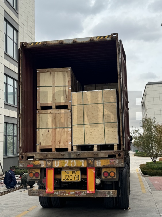 லயன்ஸ் - தினசரி கப்பல் செயல்பாடுகள்