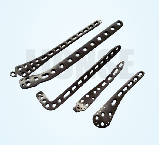 மருத்துவ உள்வைப்புகளுக்கு ஏன் டைட்டானியம் அலாய் பாகங்கள் விரும்பப்படுகின்றன?