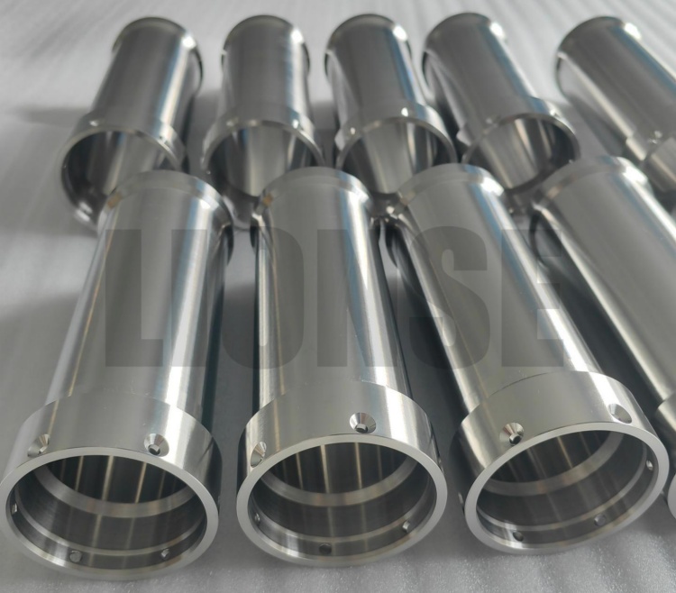 கப்பல் பொறியியலுக்கு ஏன் டைட்டானியம் ஒரு சிறந்த பொருள்?